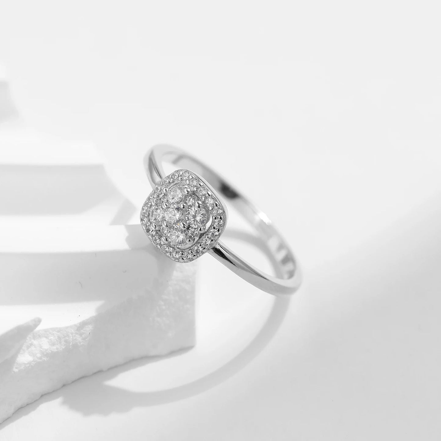 Sparkling VVS1 D Color Moissanite Ring
