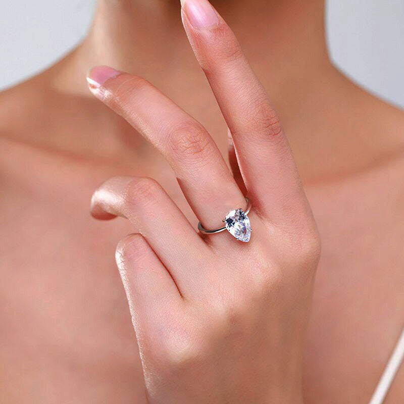 Luxury 3ct Droplet Ring - RawaJewels