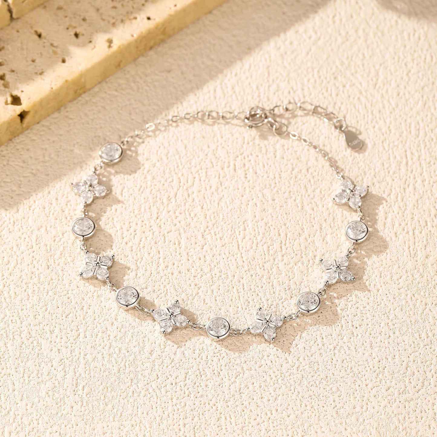 Silver Exquisite Lucky Four-Leaf Clover Bracelet