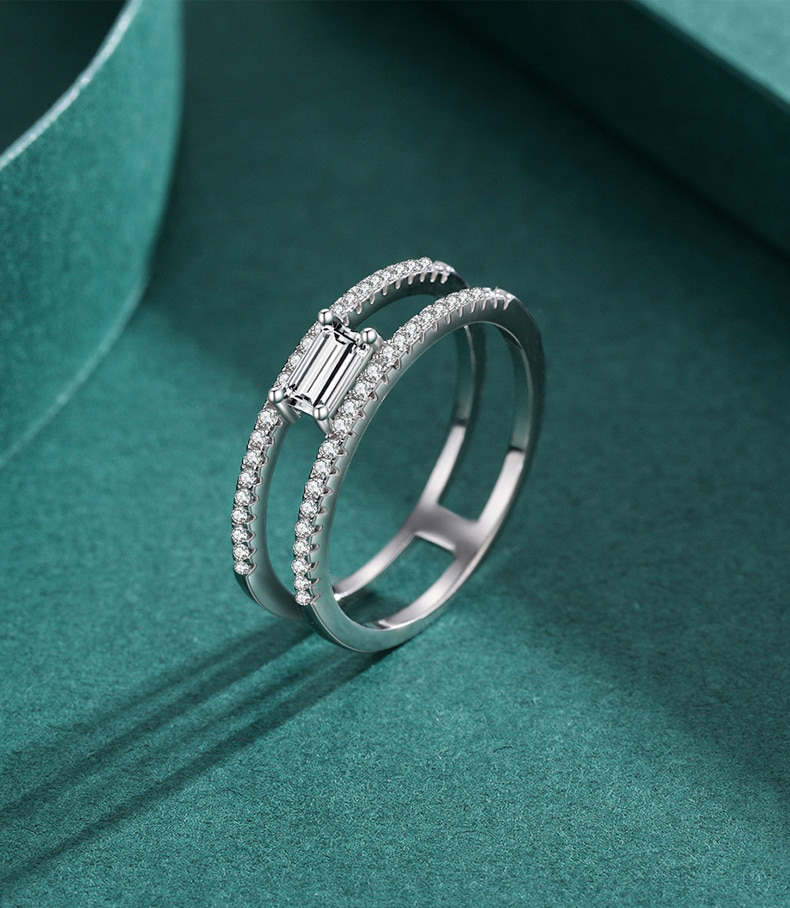 Luxury Aligned Ring - RawaJewels