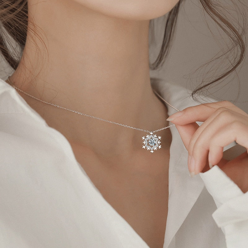Lovely Snowflake Necklace - RawaJewels